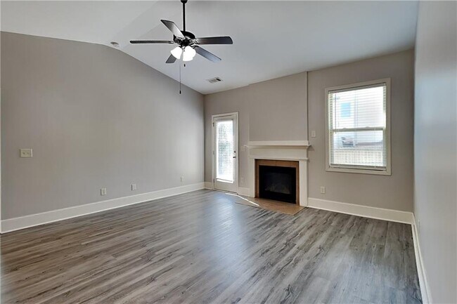 Photo - 5145 Roseman Trail