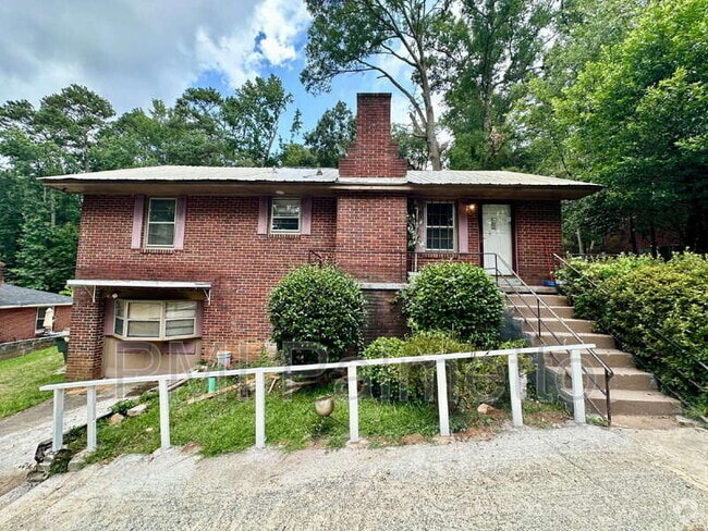 Building Photo - 313 Myles Ave Rental