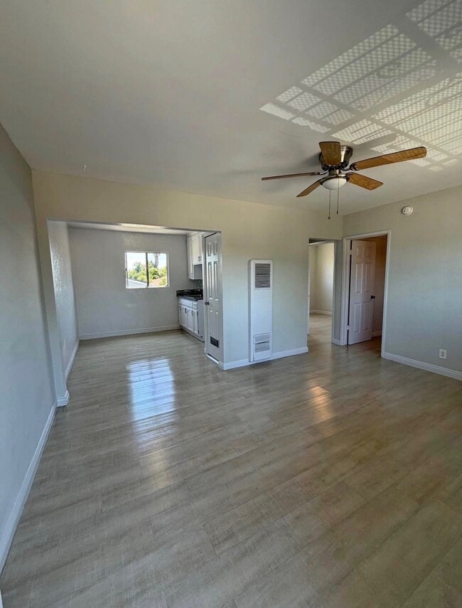 Photo - 7843 Towne Ave