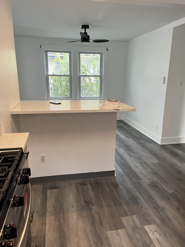 Photo - 337 Saint Lawrence Ave