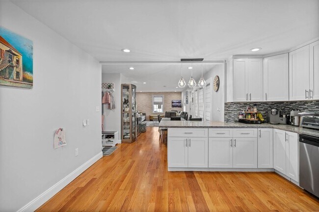 Photo - 64 Waltham St Unit 1