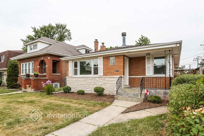 Photo - 2652 Maple St