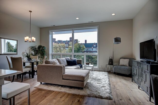 Photo - 2518 W Addison St Unidad 2W
