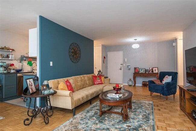 Building Photo - 31 Woodland St Unit 4G