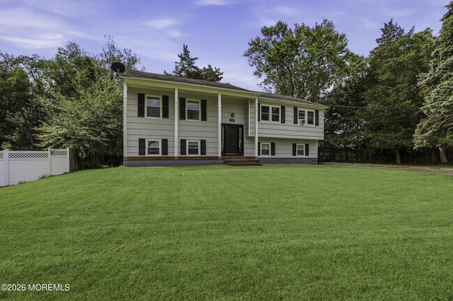 Photo - 179 Nottaway Ln