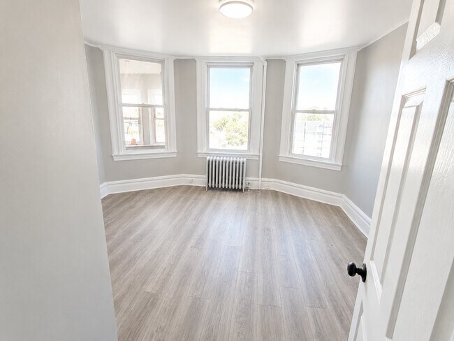 Photo - 49 Norwood St Unit 2