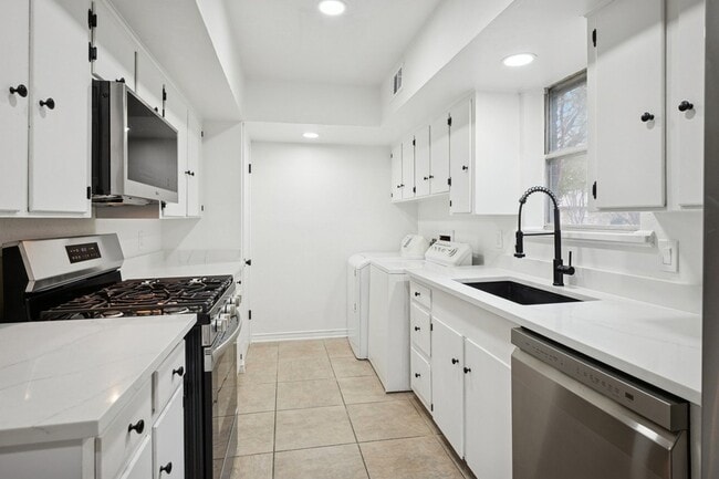 Photo - 7626 Dentcrest Dr Unit 7628
