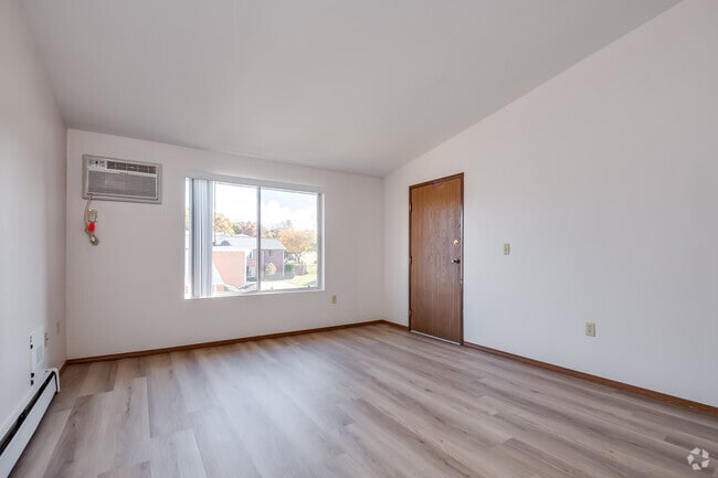 3BR, 1BA - 1,200SF - Living Room