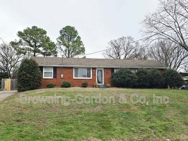 Building Photo - 241 Bonnacroft Dr