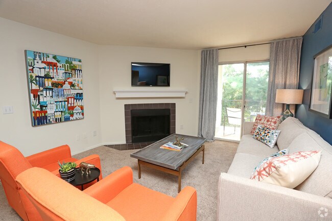 2HAB, 2BA - 1,000 ft² - Sala de estar - Chinoe Creek