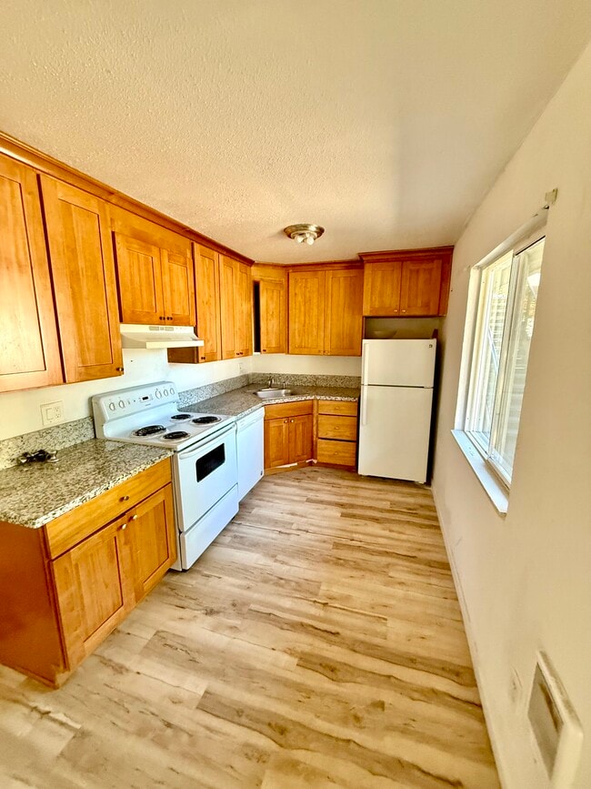 Unit #07 - Kitchen - Cathedral Park Apartments