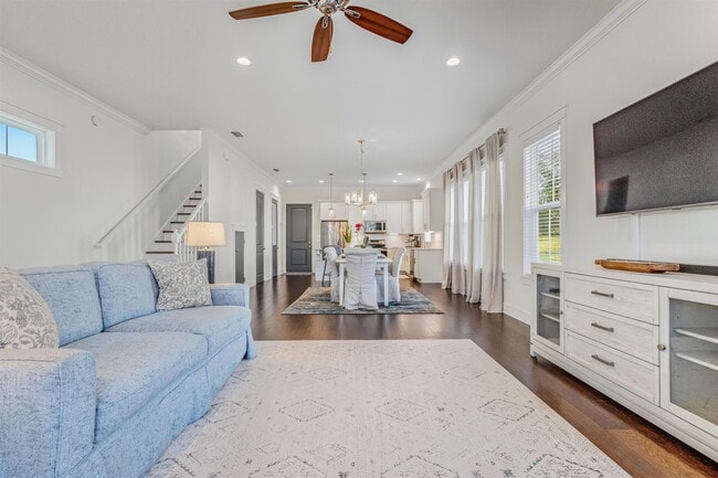 Photo - 411 Glenview Dr
