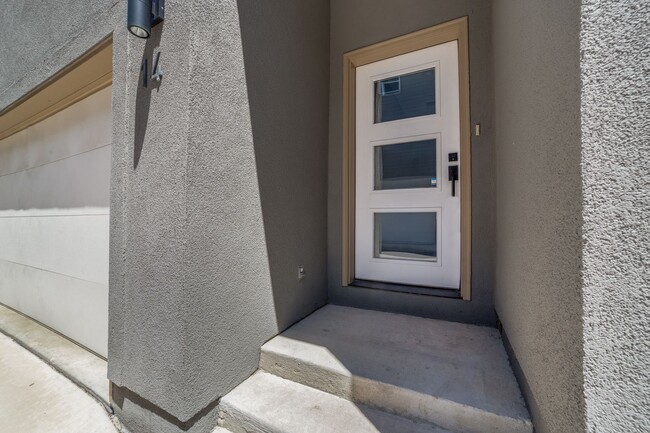 Photo - 1618 W Lawndale Dr