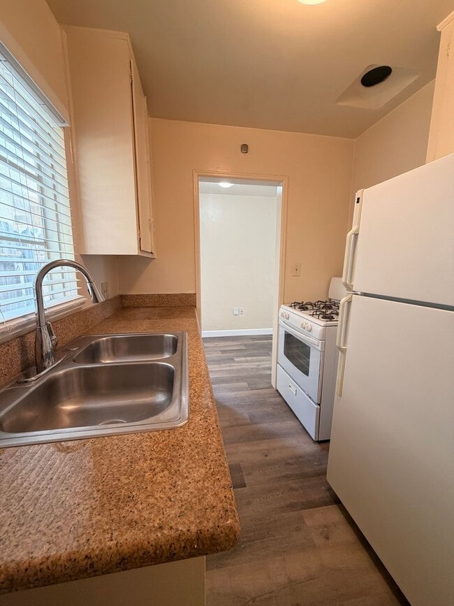 Photo - Illinois St. (3959-63) Unit 3961