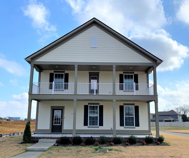 Westlawn Blvd - Westlawn Blvd House