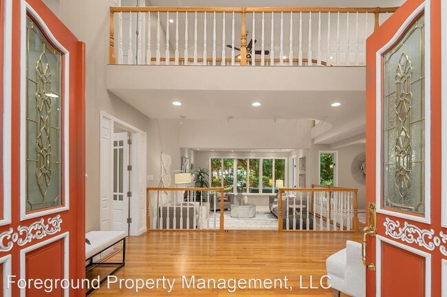 Photo - 4 br, 3.5 bath House - 16040 NE 6th St