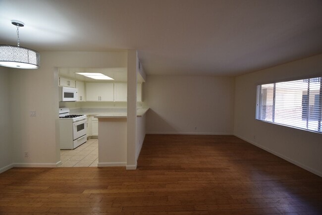 Photo - 6401 Riverton Ave Unit 103