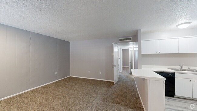2BR, 1BA - 850SF