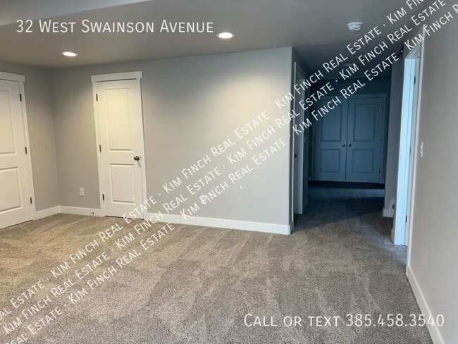 Photo - 32 W Swainson Ave