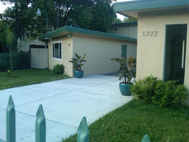 Fotografía del edificio - 1777 & 1781 Sausal St