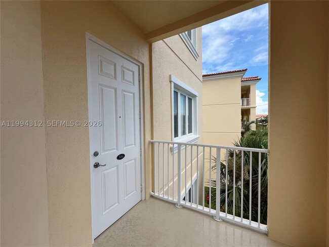 Photo - 5 FL-5 Unit 306