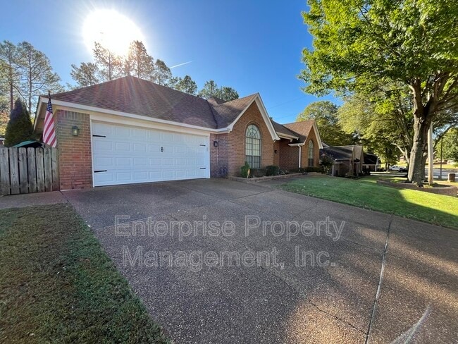Photo - 384 Walnut Trace Dr