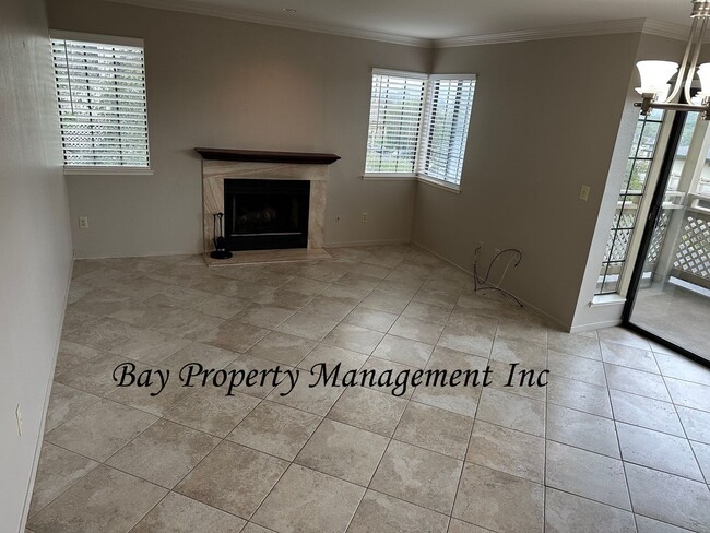 Beautiful Del Rey Oaks condo! - Beautiful Del Rey Oaks condo!