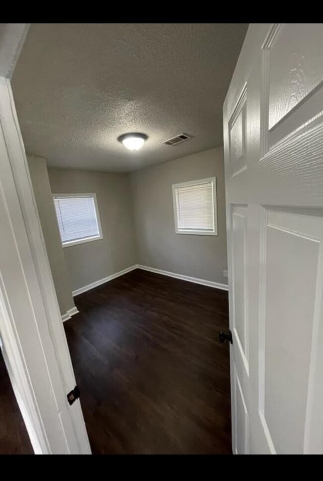 Photo - 1624 Stewart St