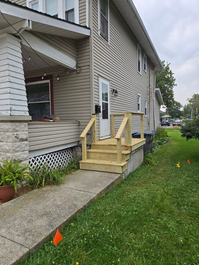 Photo - 103 W 12th St Unit 2