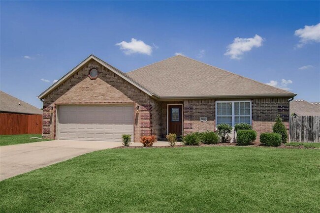 Photo - 2800 SW Azalea Ave House