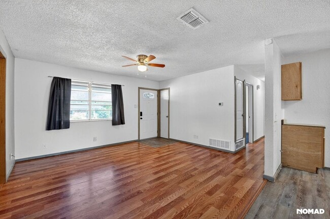 Photo - 604 Fegan St