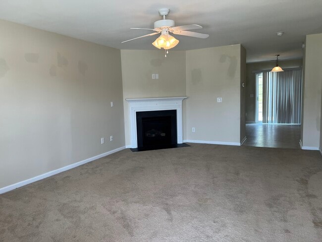 Photo - 3613 Blue Spruce Ct