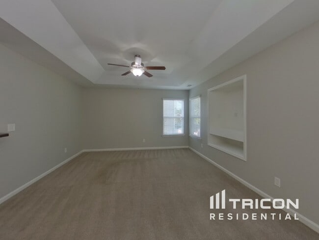 Photo - 420 Hedge Grove Ln