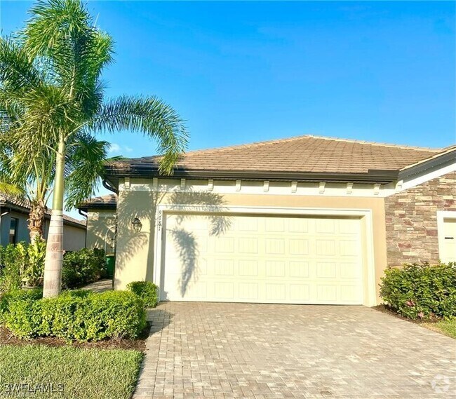 Building Photo - 9181 Glenforest Dr Rental