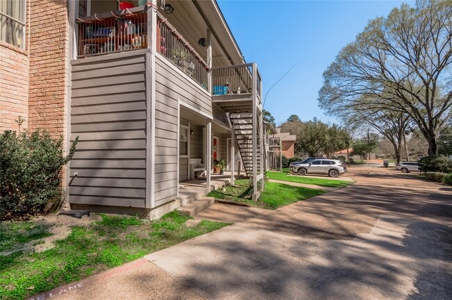 Photo - 2404 Sycamore Ave Unit C4