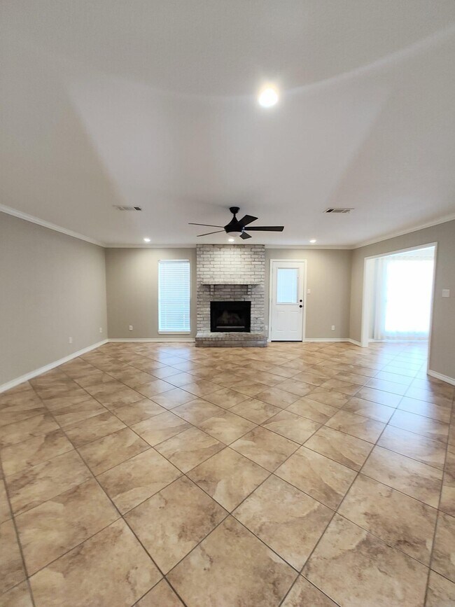 Photo - 132 Greenleaf Dr