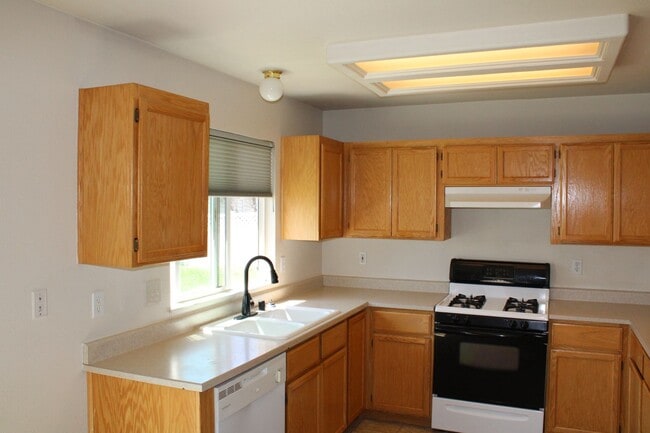 Photo - 3 BED 2 BATH HOUSE LOCATED IN THE RAVENWOOD SUBDIVISION IN ANDERSON