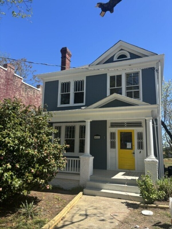 411 W 24th St
