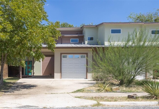 Building Photo - 1702 Forest Hill Dr