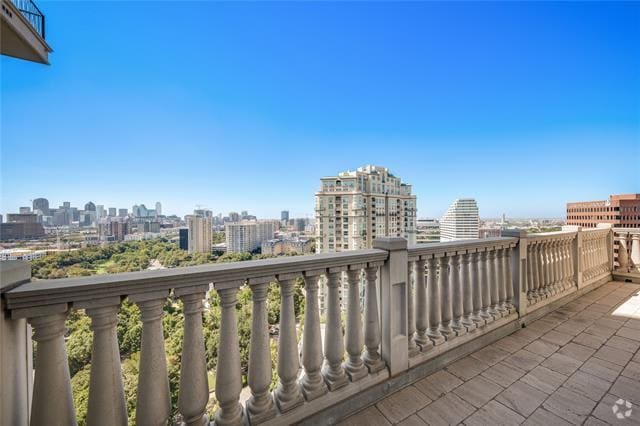 Building Photo - 3505 Turtle Creek Blvd Unit PH18C Rental