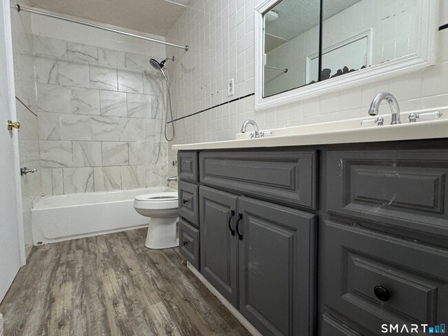 Photo - 158 River Rd