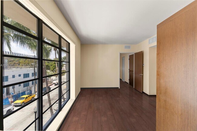 Photo - 435 21st St Unit 301