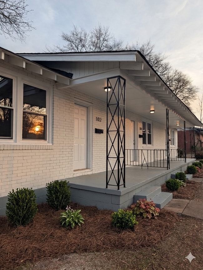 Building Photo - Cozy 1 Bedroom Apartment in the Heart of W. GVL. Steps from Unity Park and Pendleton St.