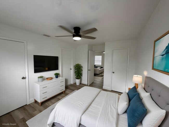 Photo - 5296 Stacy St