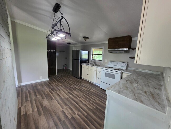 Photo - 1577 Corinth Poseyville Rd