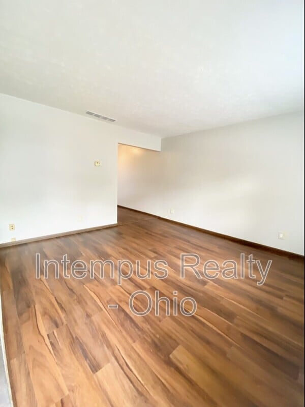 Photo - 718 W Light St