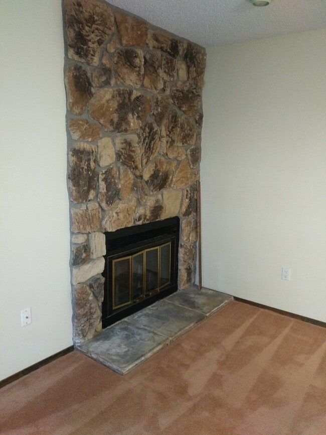 Photo - Spacious 2 Bedroom 1 bath with washer & dryer.