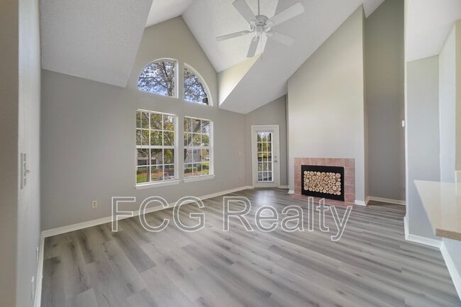 Photo - 6112 Westgate Dr Unit Apt 204