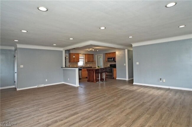 Photo - 1071 Cranbrook Dr