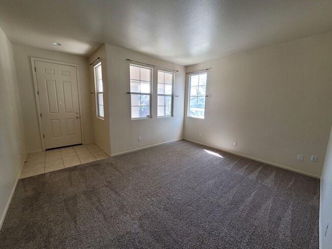 Photo - 3118 Midway Island St